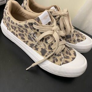 Rocket Dog Cheery Canvas Sneakers for Women in Leopard Size 10